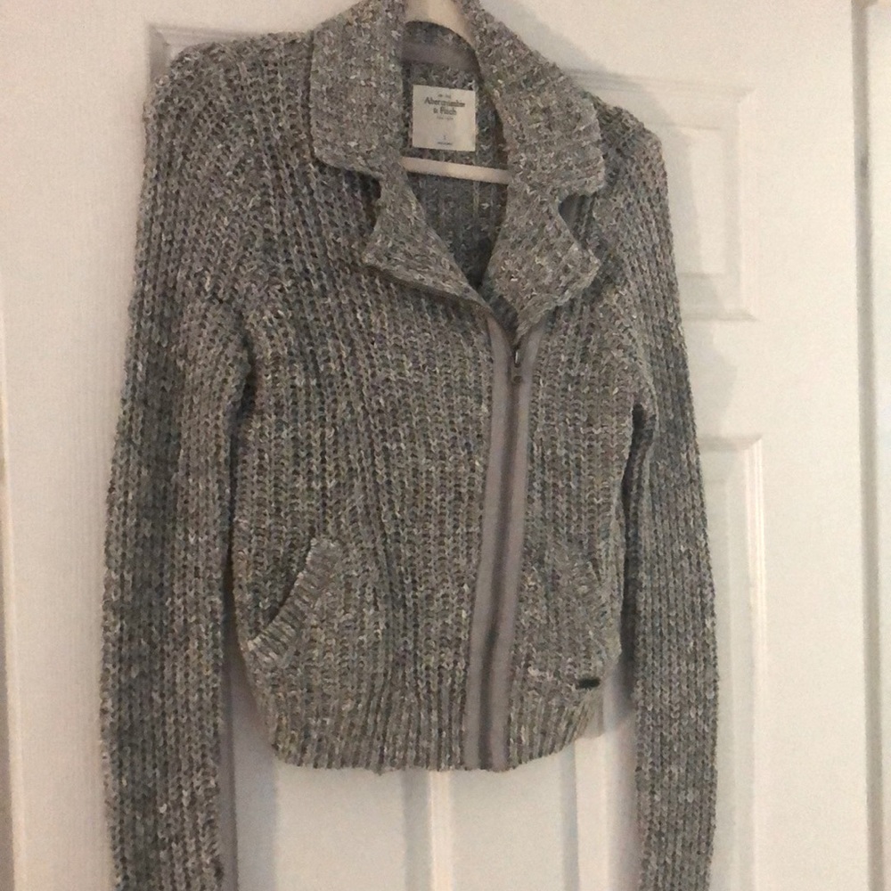 ✨EUC A&F  Sweater